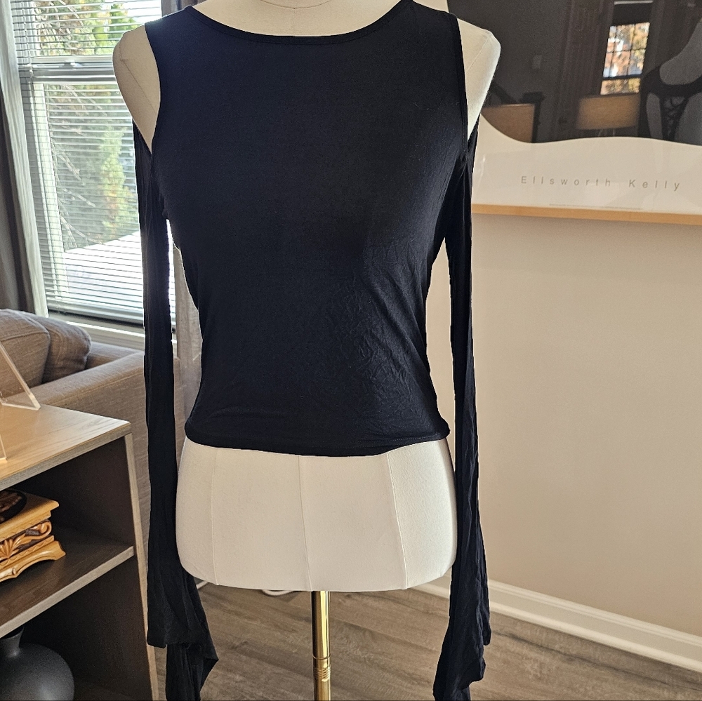 Devil Fashion Black Cold Shoulder Open Back Top M